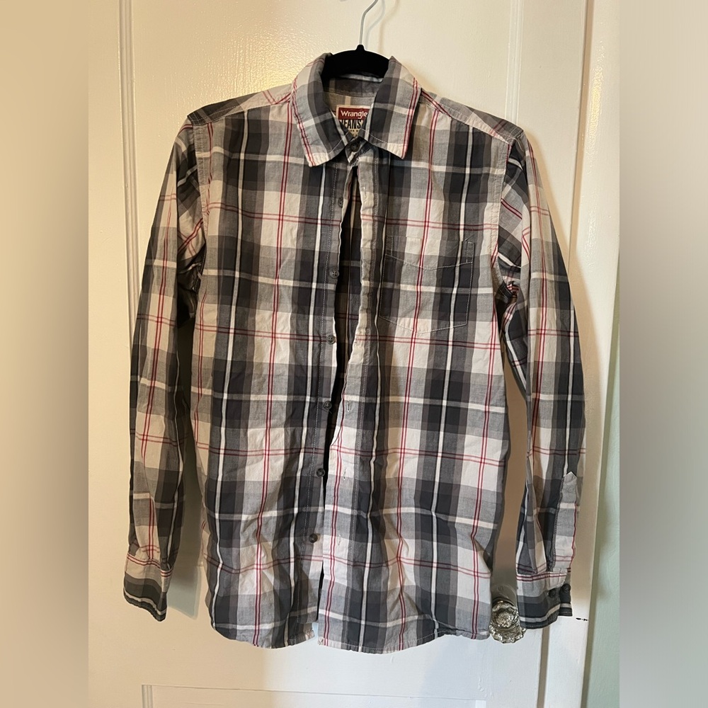 Wrangler Jeans Co. Mens size small plaid long sleeve button down